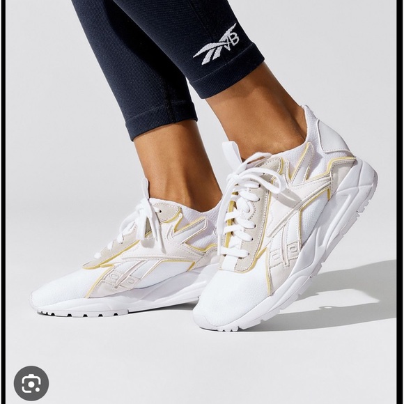 Victoria Beckham Shoes - REEBOK x VICTORIA BECKHAM
BOLTON SOCK VB LO
Sneakers